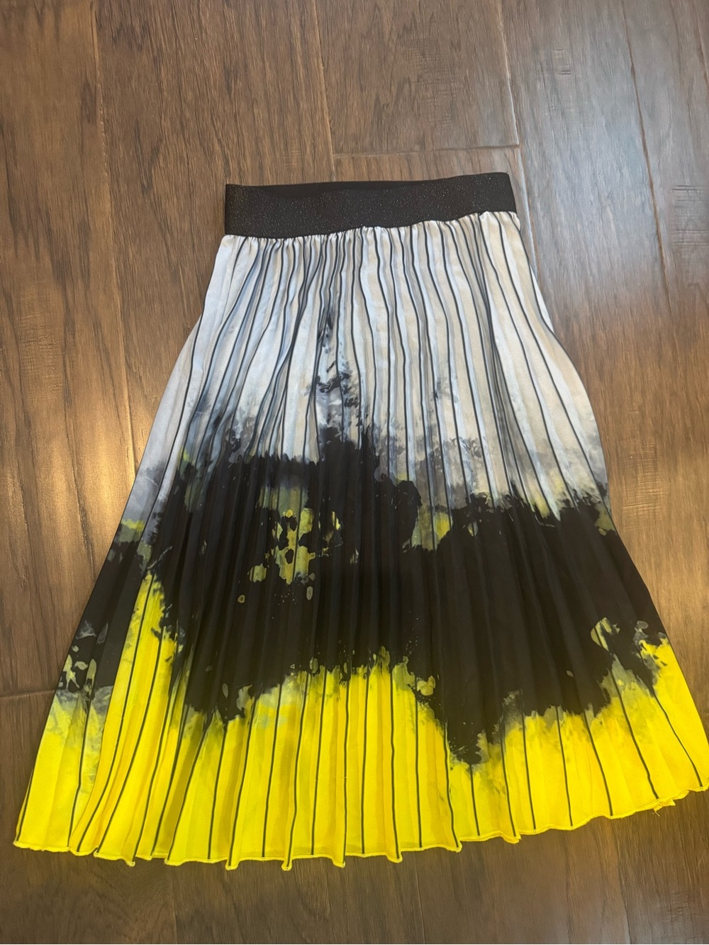 Pleated Yellow Black Ombre Midi Skirt